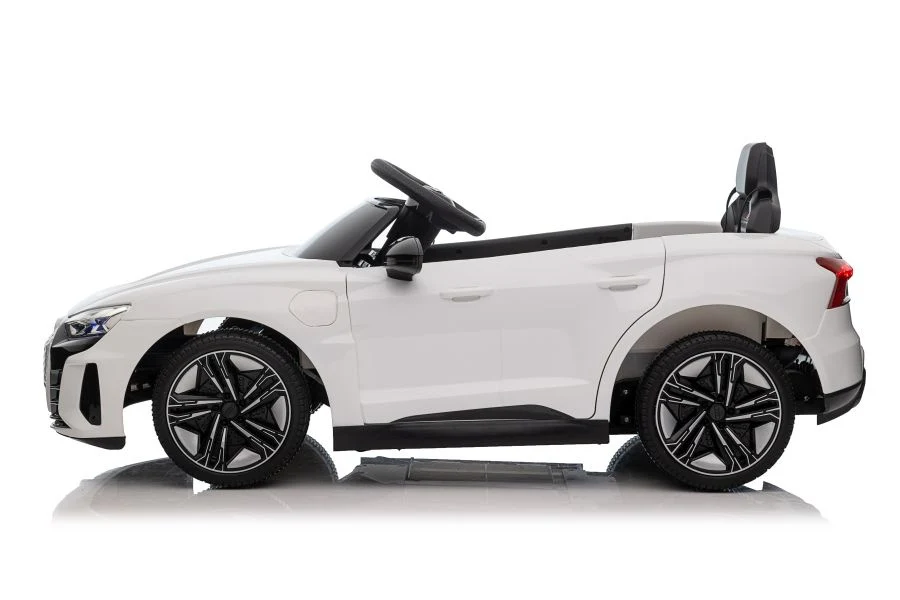 Licencirani auto na akumulator Audi E-Tron GT 4 x 4- bijeli