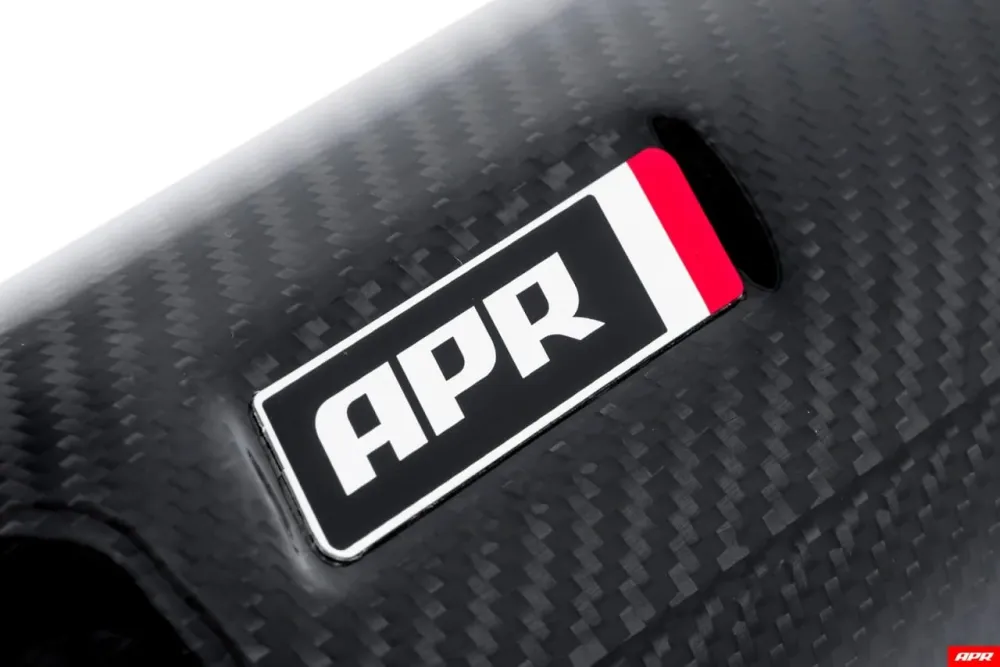 APR cijev za usis od karbonskih vlakana Audi RS3 8V/8Y, TTRS 8S, RSQ3 F3 DAZA/DNWA