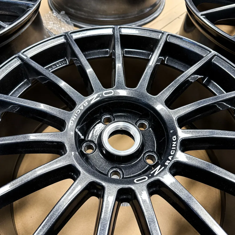OZ Custom Superturismo Evoluzione Sjajni Antracit 5x112 19″ Set Kotač