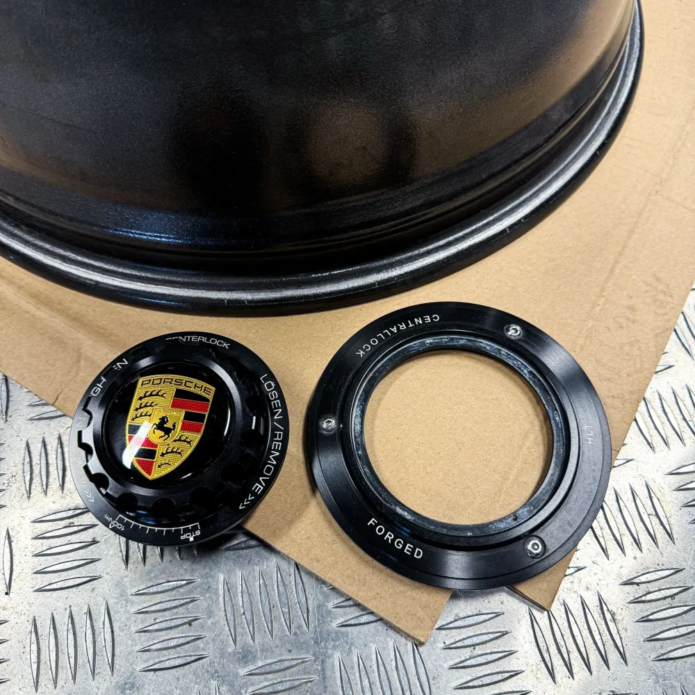 OZ Custom Superturismo Evoluzione Sjajni Antracit 5x112 19″ Set Kotač