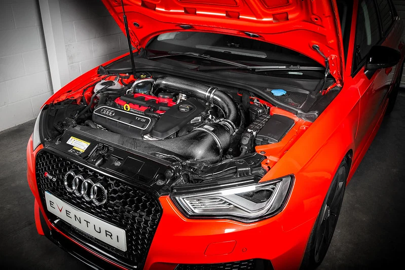 Eventuri Karbonski Ugao Za Zrak Audi RS3 8V Gen.1