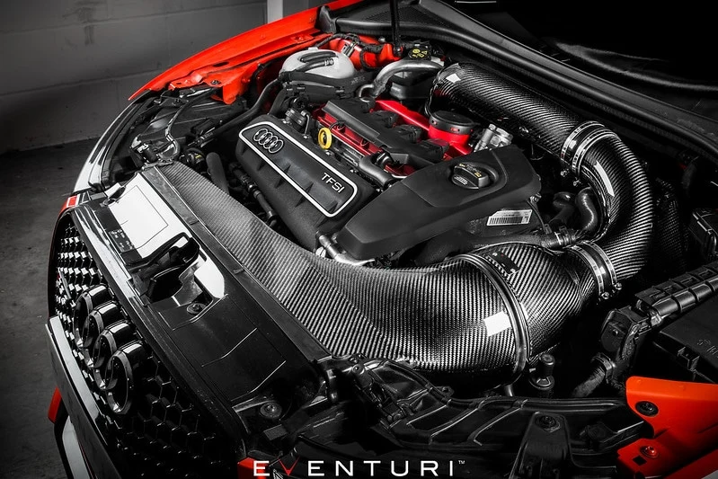 Eventuri Karbonski Ugao Za Zrak Audi RS3 8V Gen.1