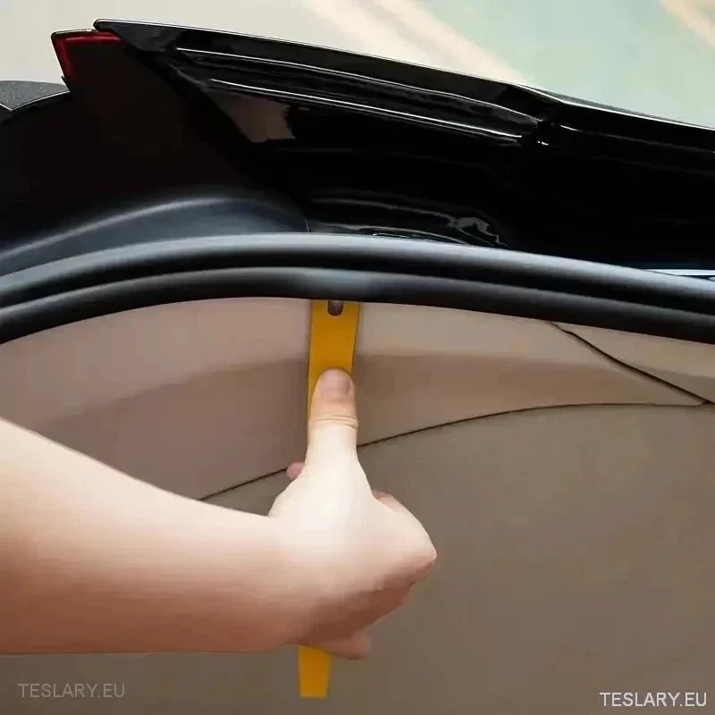 Komplet alata od 4 komada za vaš Tesla (Anti Scratch)
