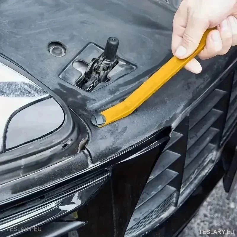 Komplet alata od 4 komada za vaš Tesla (Anti Scratch)