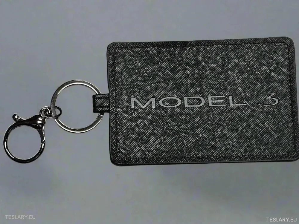 Moderni poklopac ključ s Teslinom modelom 3 logotip