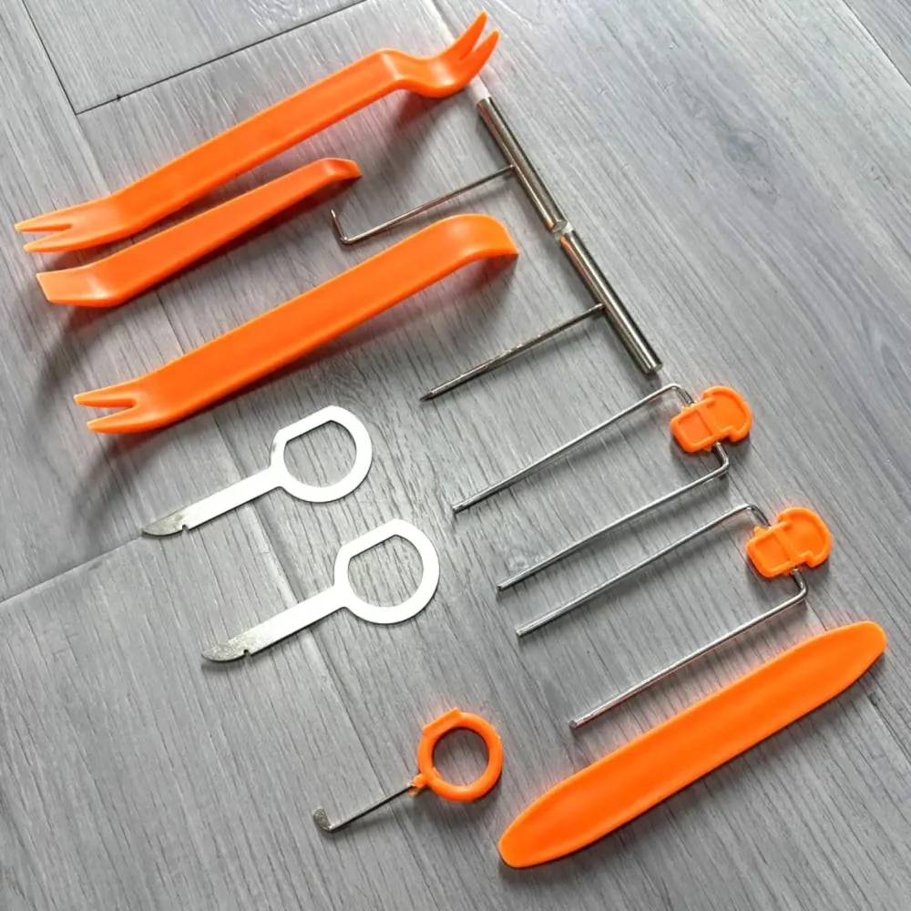 Set alata za skidanje auto plastike 12 delova