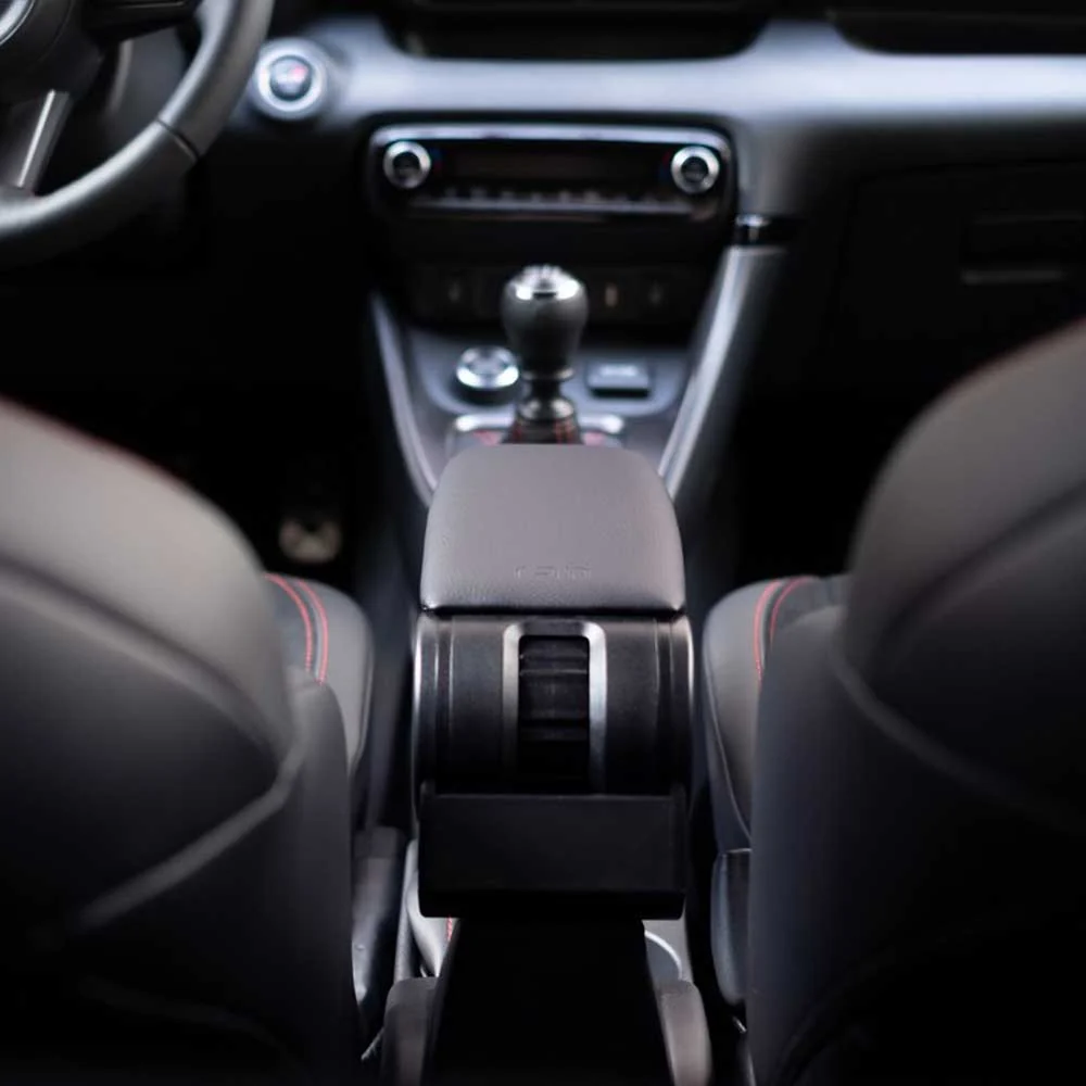 Suzuki Jimny Armster 3 naslon za ruke 2019- kož