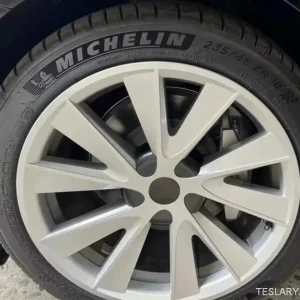 Tesla 3 18 "Full Full Rim Silver & Black Sport Style Cover Cower