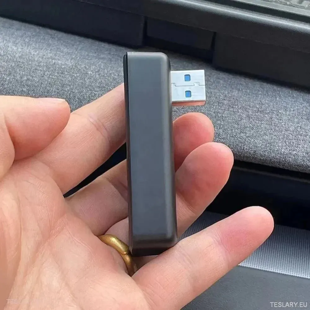 Tesla 3 Highland rukavica Docking Station 4 Ports