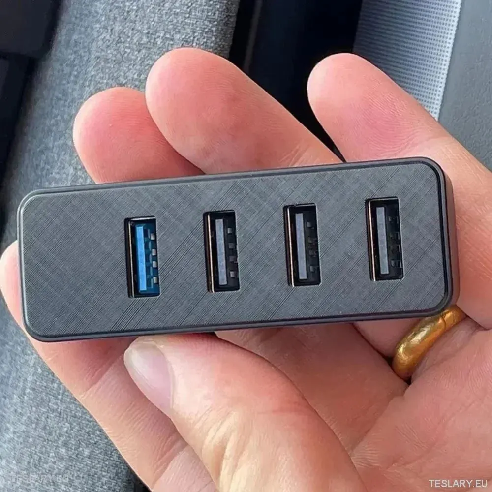 Tesla 3 Highland rukavica Docking Station 4 Ports