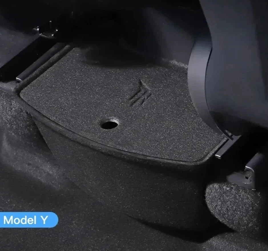 Tesla y stražnja konzola za skladištenje (stil puhanja)