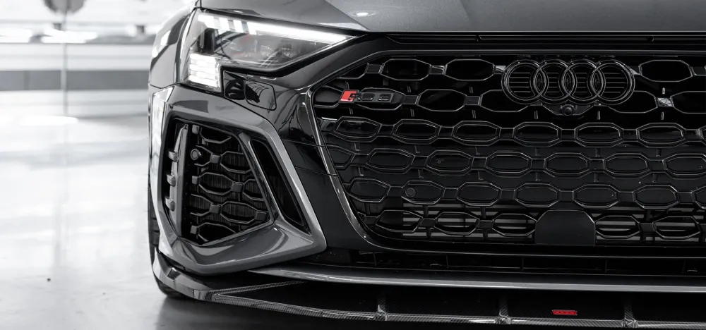 Urban Automotive karbonski prednji splitter Audi RS3 8Y