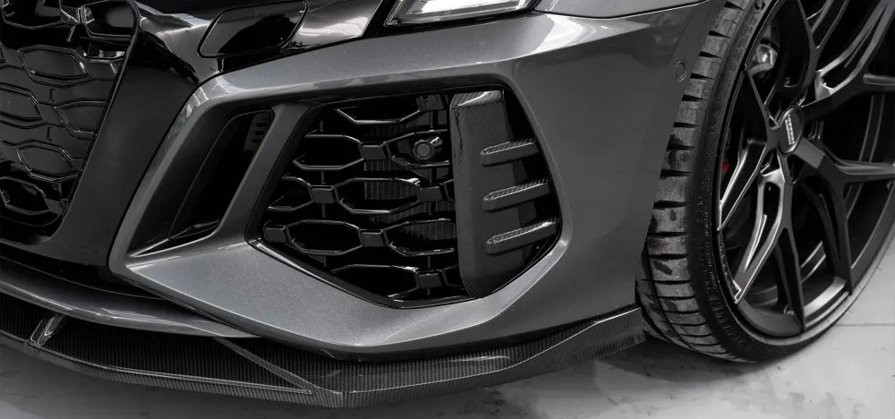 Urban Automotive karbonski ukrasi prednjeg branika Audi RS3 8Y