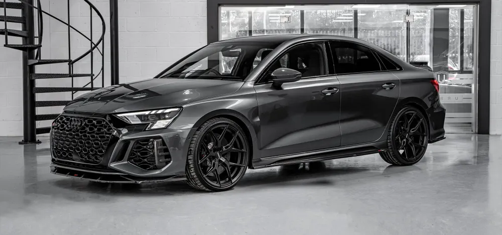 Urban Automotive karbonski ukrasi prednjeg branika Audi RS3 8Y