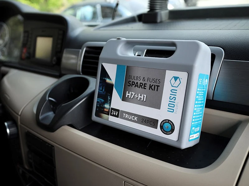 VISION H7 24V 70W + H1 24V 70W + dodatni set žarulja od 22 elementa VISION H7 24V 70W + H1 24V 70W + žarulja od 22 elementa