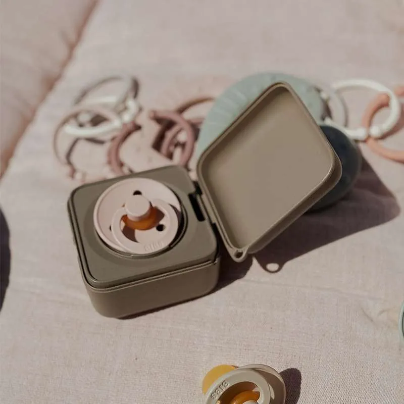 BIBS Accessories Pacifier Box - Sutteboks m. Plads til 3 Sutter - Blush