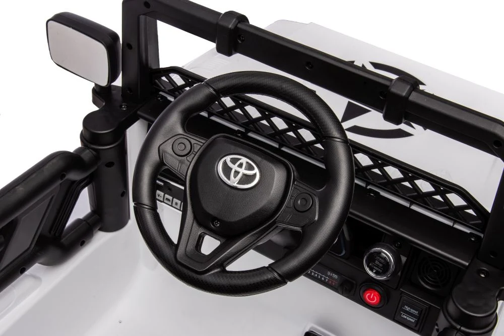 Licencirani auto na akumulator Toyota FJ White 4x4 - bijeli