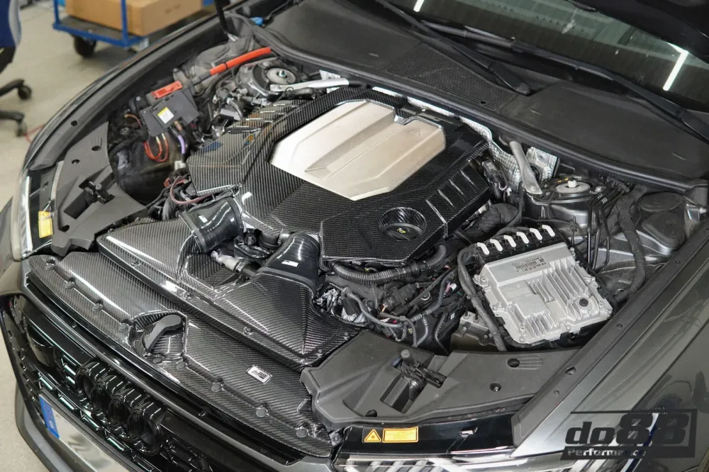 DO88 Karbonski poklopac motora Audi RS6, RS7 C8 4.0TFSI