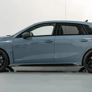 Urban Automotive komplet karbonskih dijelova za Audi RS3 8Y Hatchback